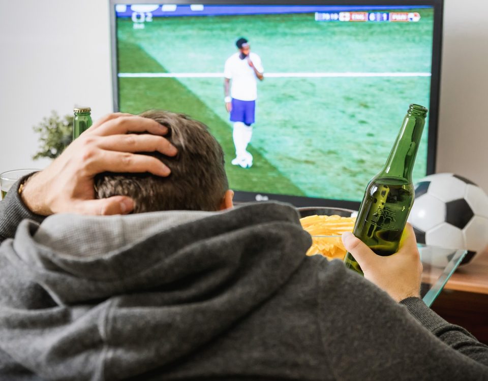 Dlaczego ludzie płacą za oglądanie sportu w telewizji?